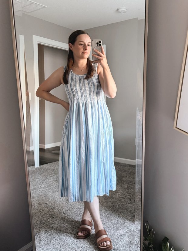  Women's Croft & Barrow® Smocked Midi Dress
